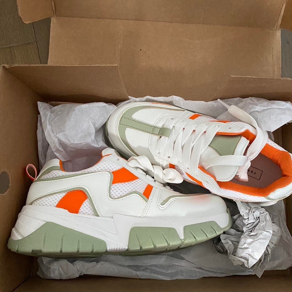 NEW: Chunky platform sneakers. Women’s. Size 6.
